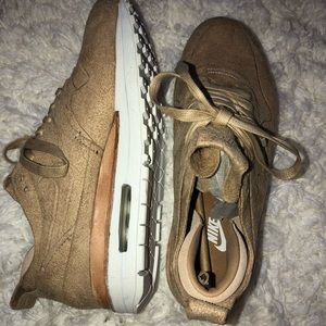 NIKE AIR MAX SNEAKERS. NEW